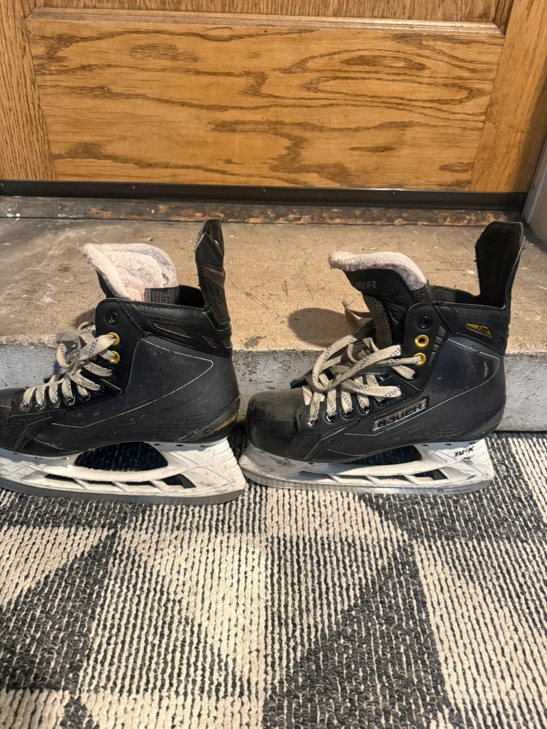 Bauer Supreme Hockey Skates (used) - photo 2
