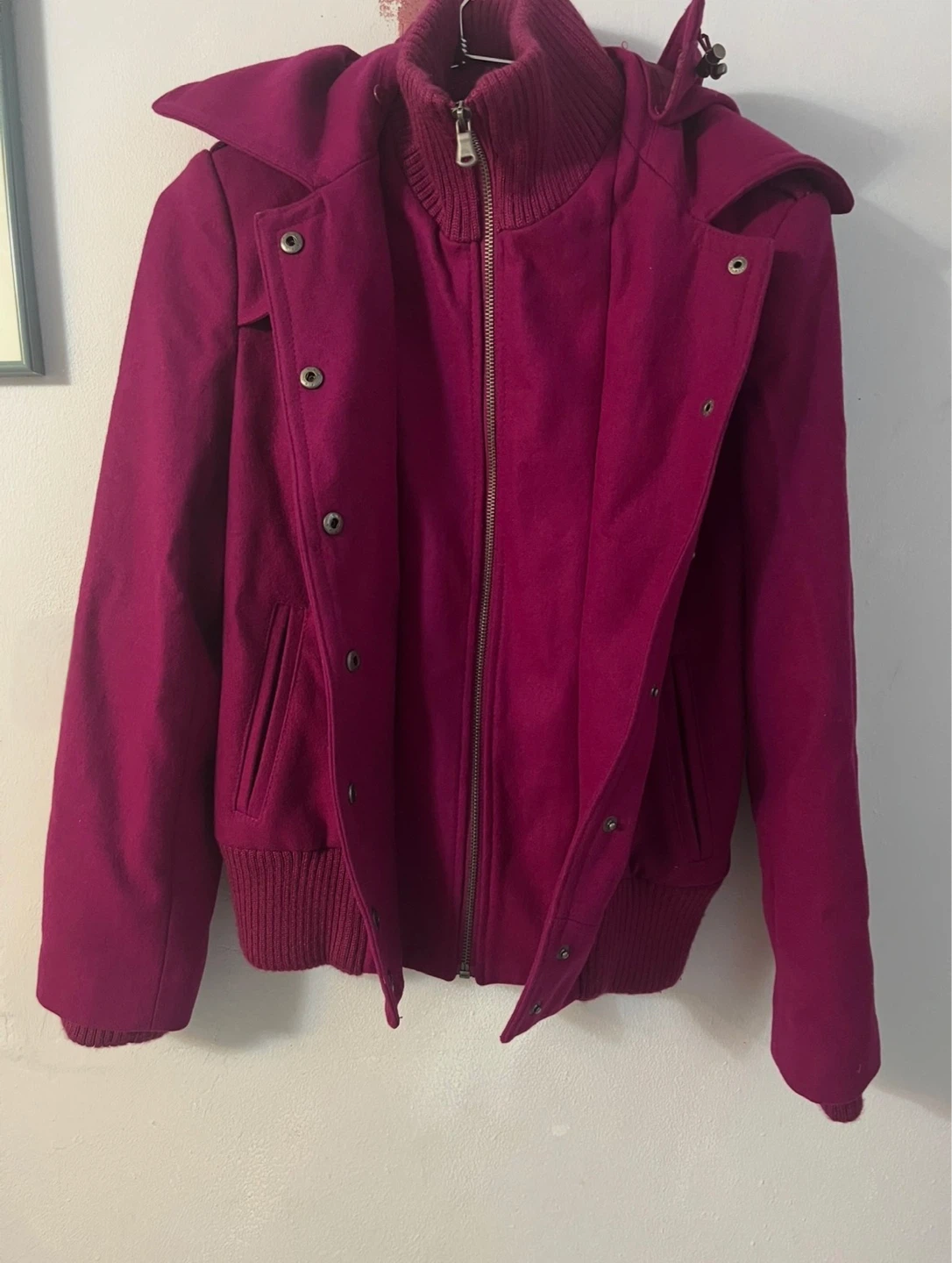 Like new wool coat! Retails $90 small - photo 2