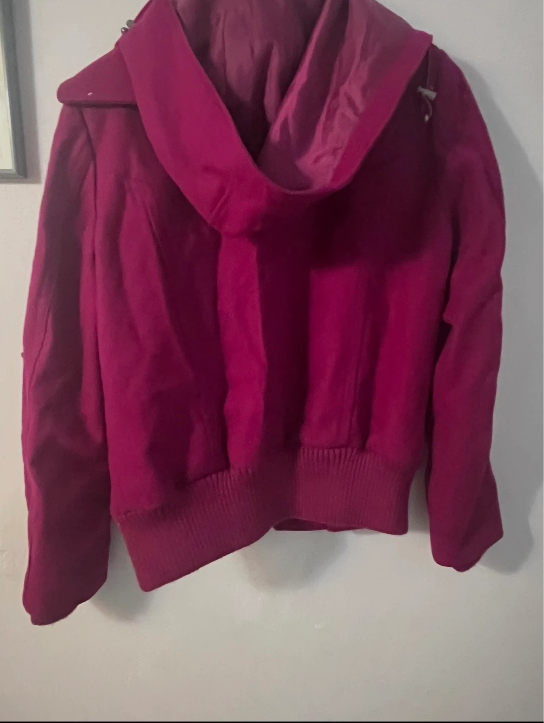 Like new wool coat! Retails $90 small - photo 4