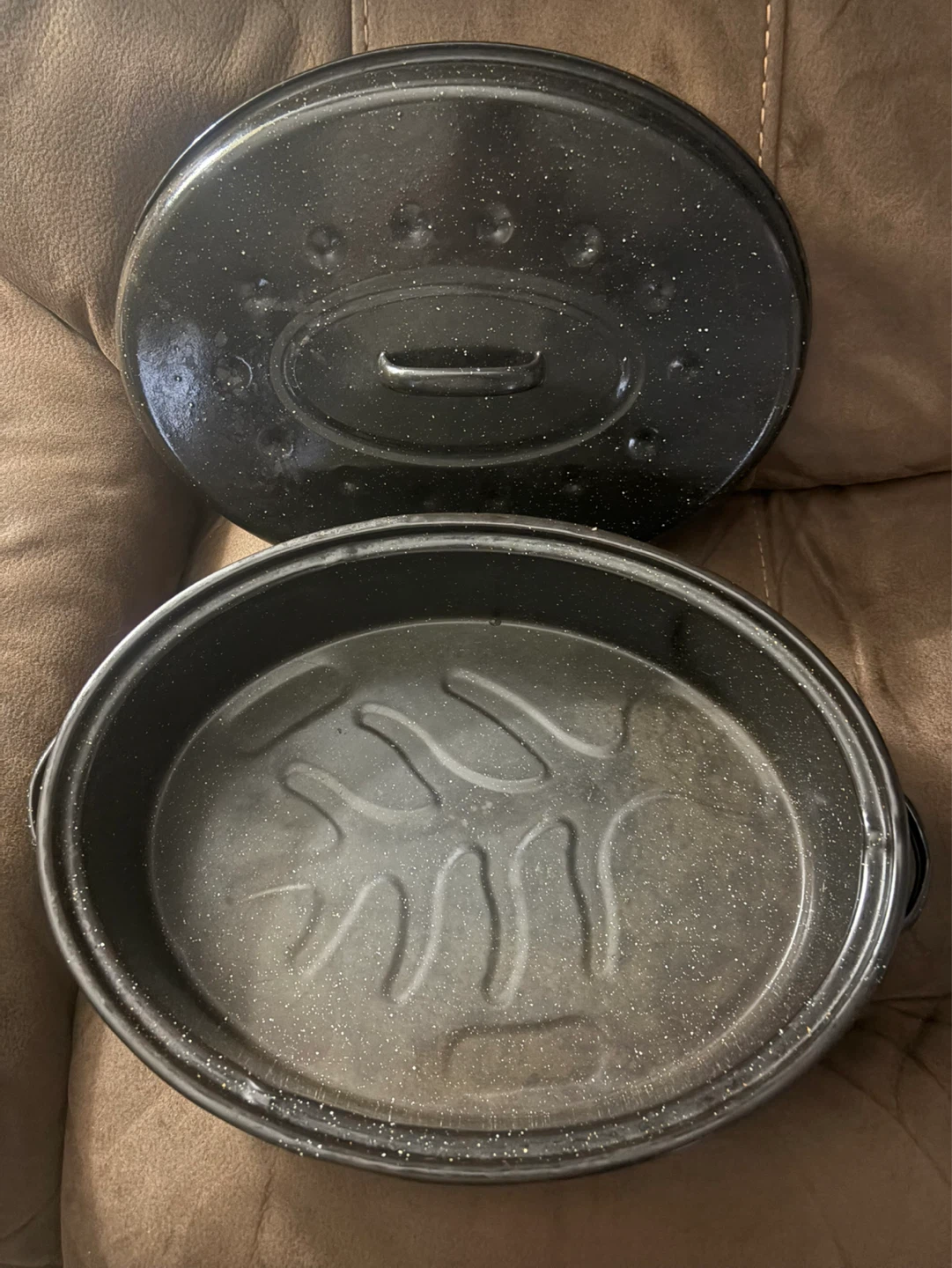 Black Roasting Pan with Lid - photo 3