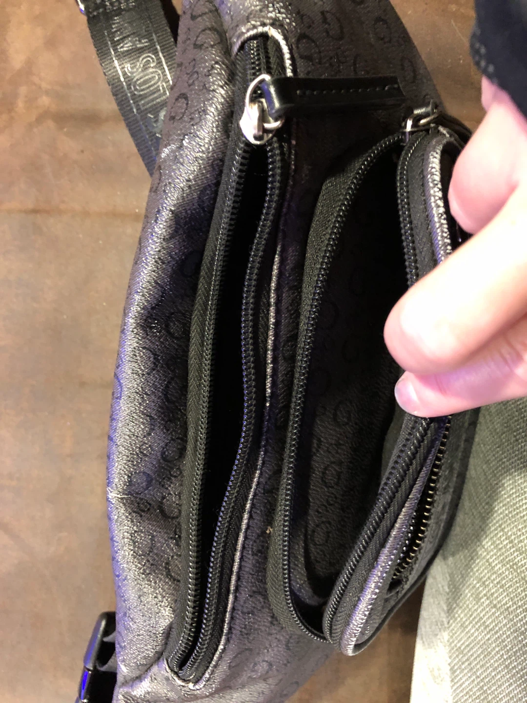 Guess Fanny Pack - photo 3