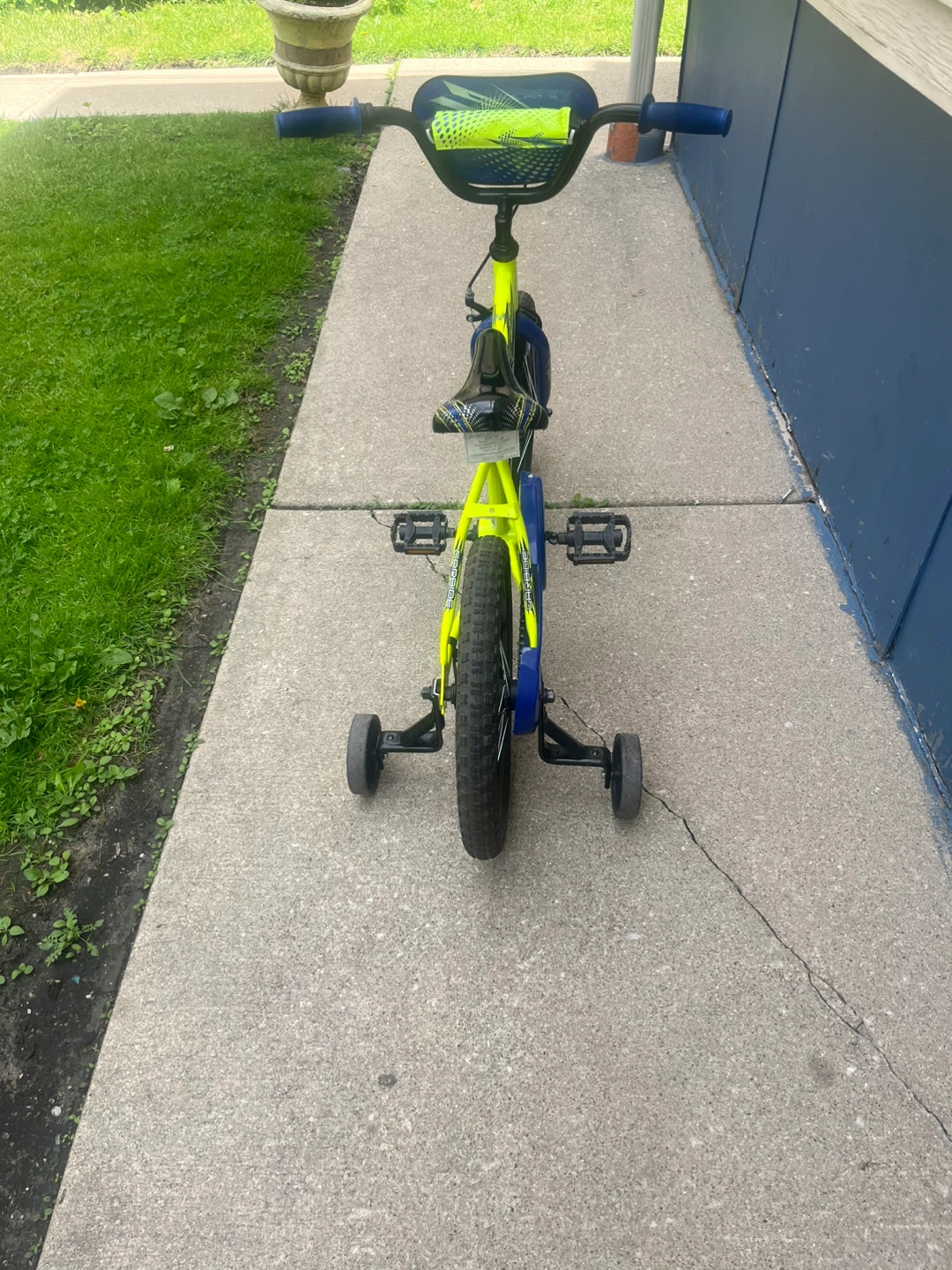 16” Kids Bike with Training Wheels - photo 5
