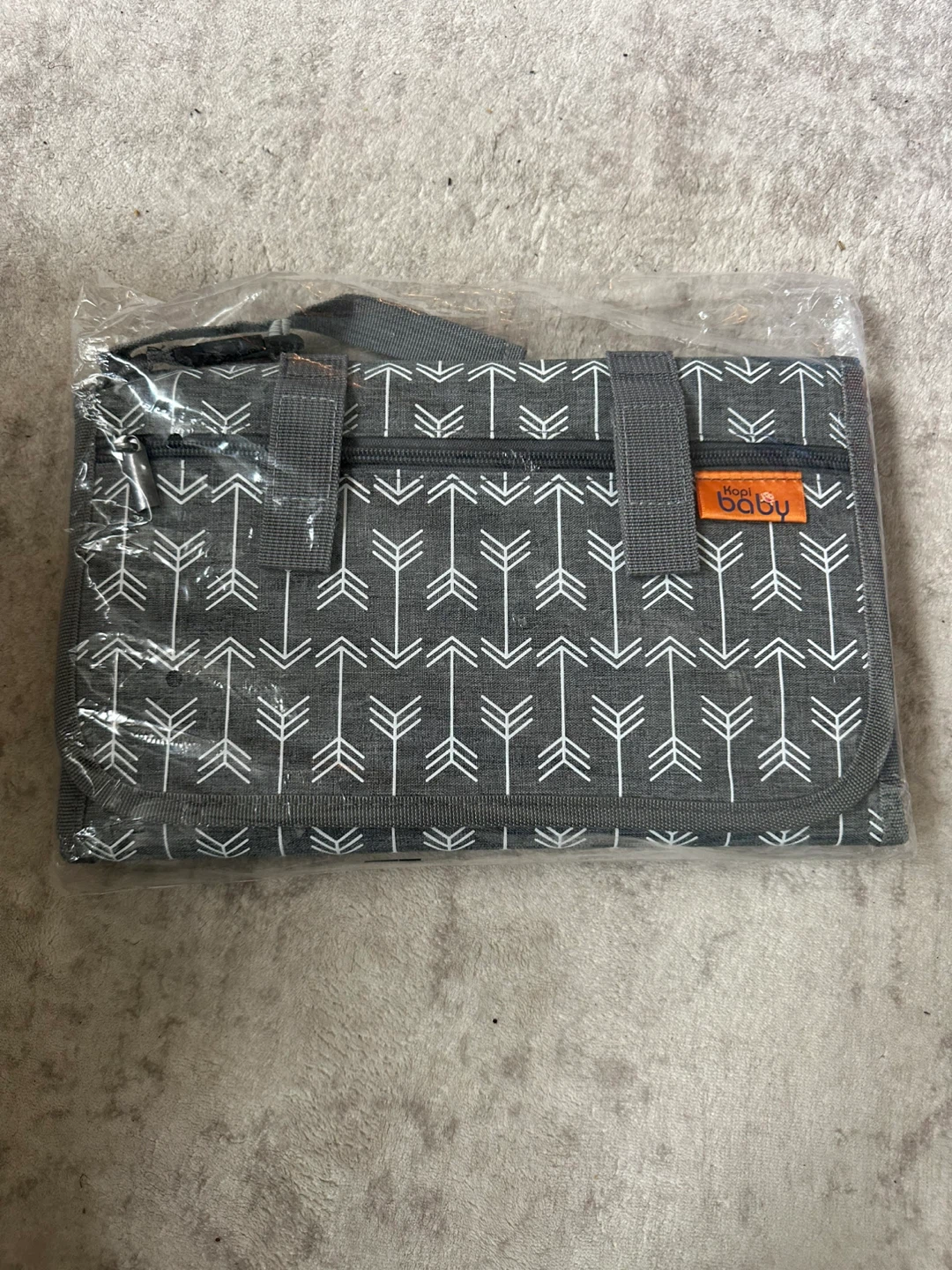 Kopi Baby Portable Diaper Changing Pad & Bag - Grey Arrows