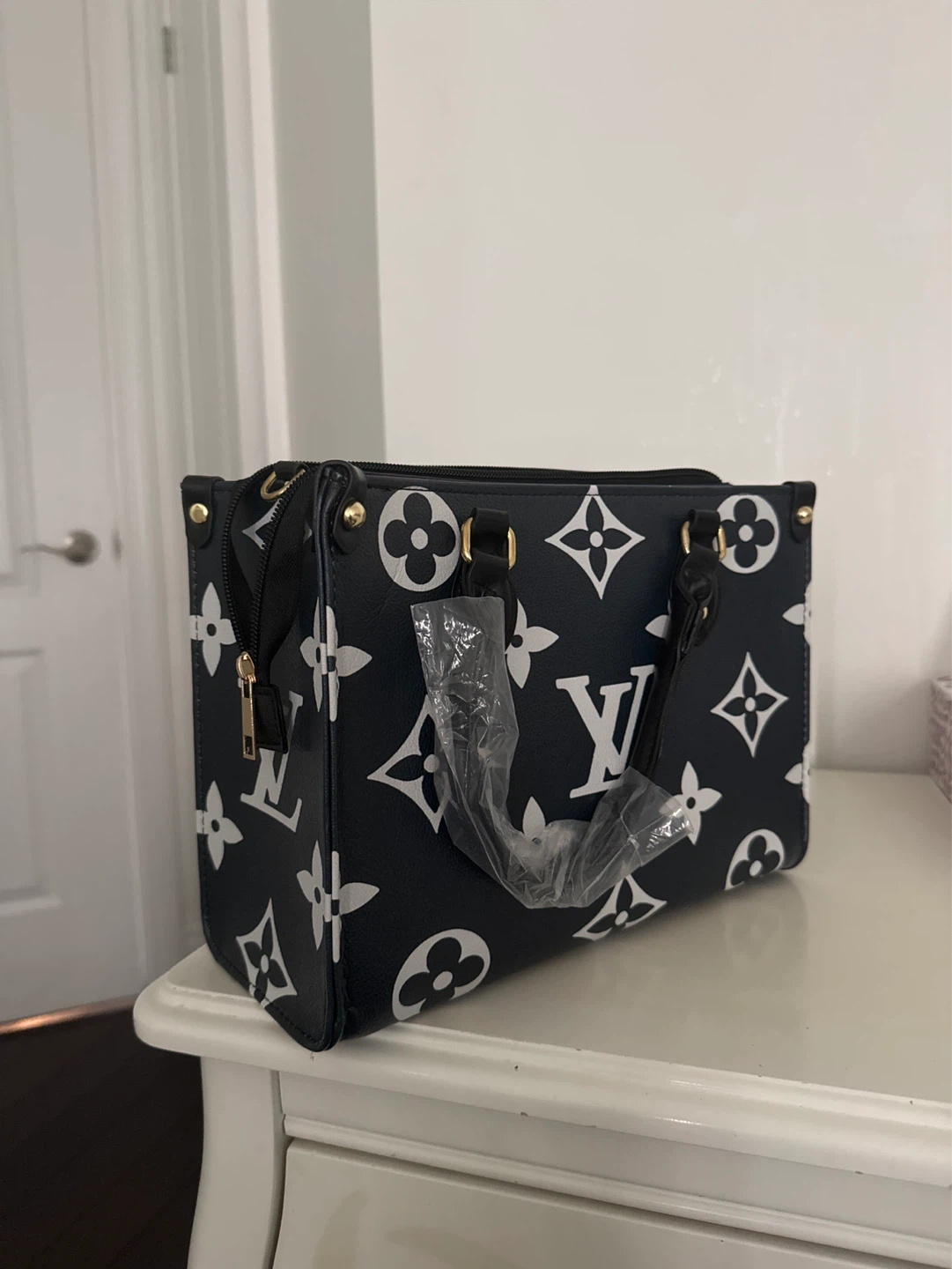 Louis vuitton tote bag