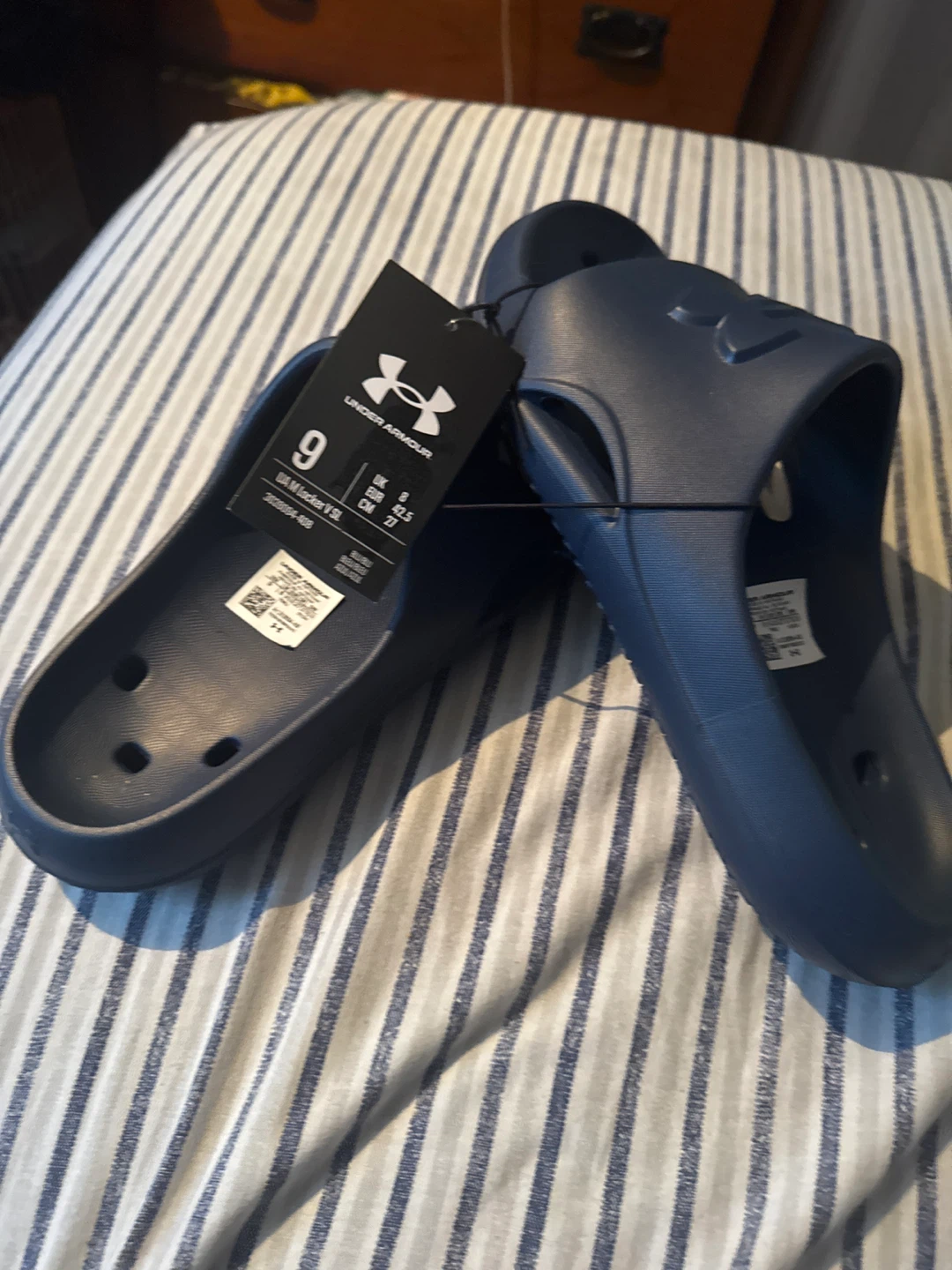 Under Armour Navy Slides Size 9