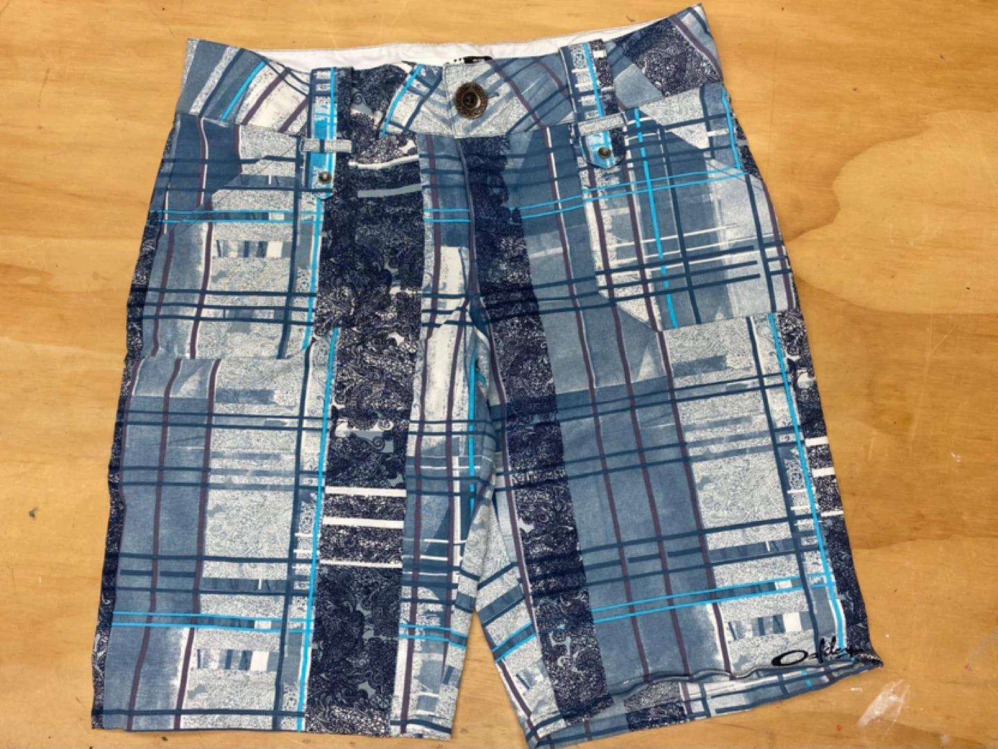 Women’s Size 6 Shorts - photo 2