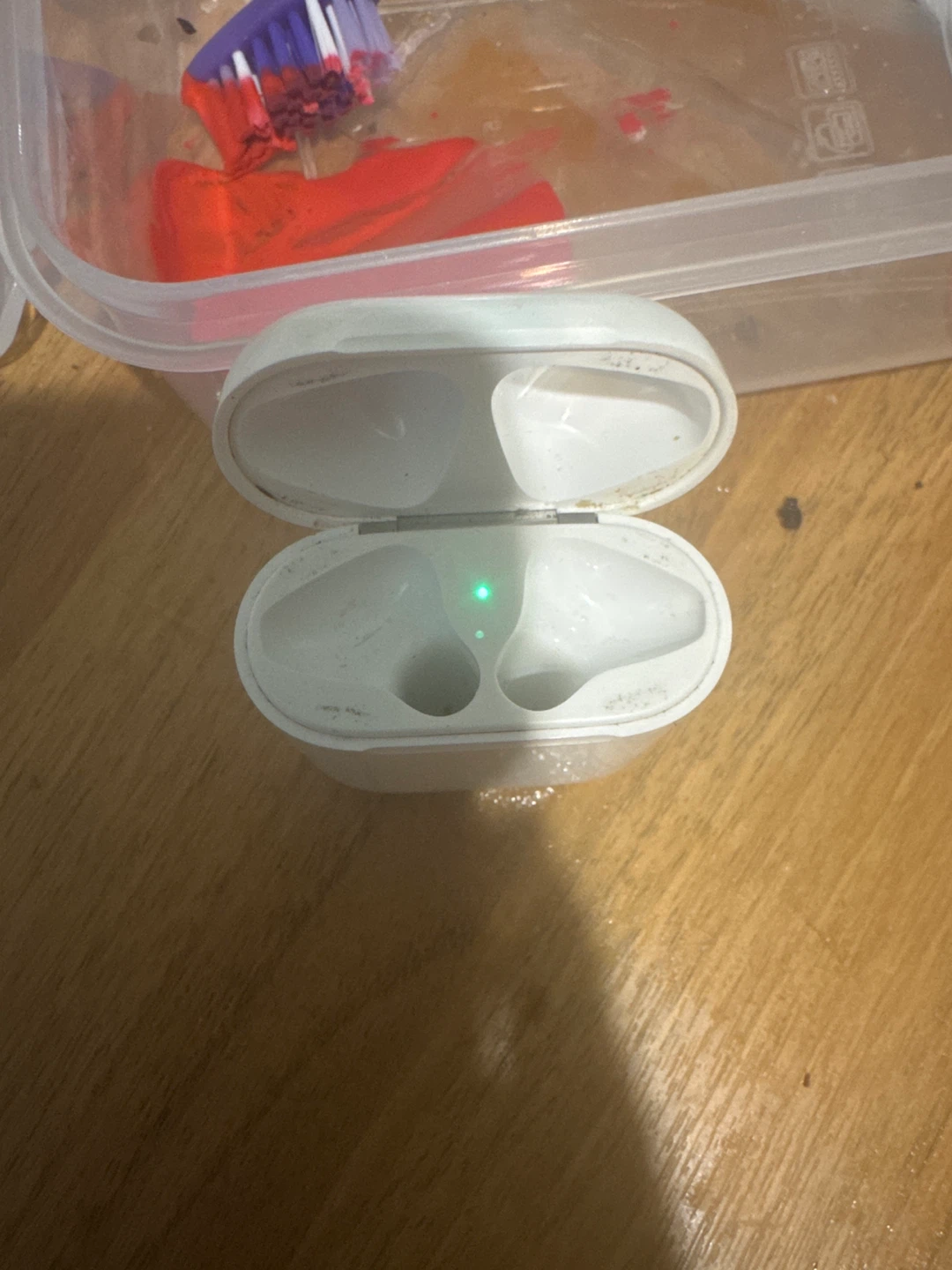 Apple AirPods Charging Case - photo 2