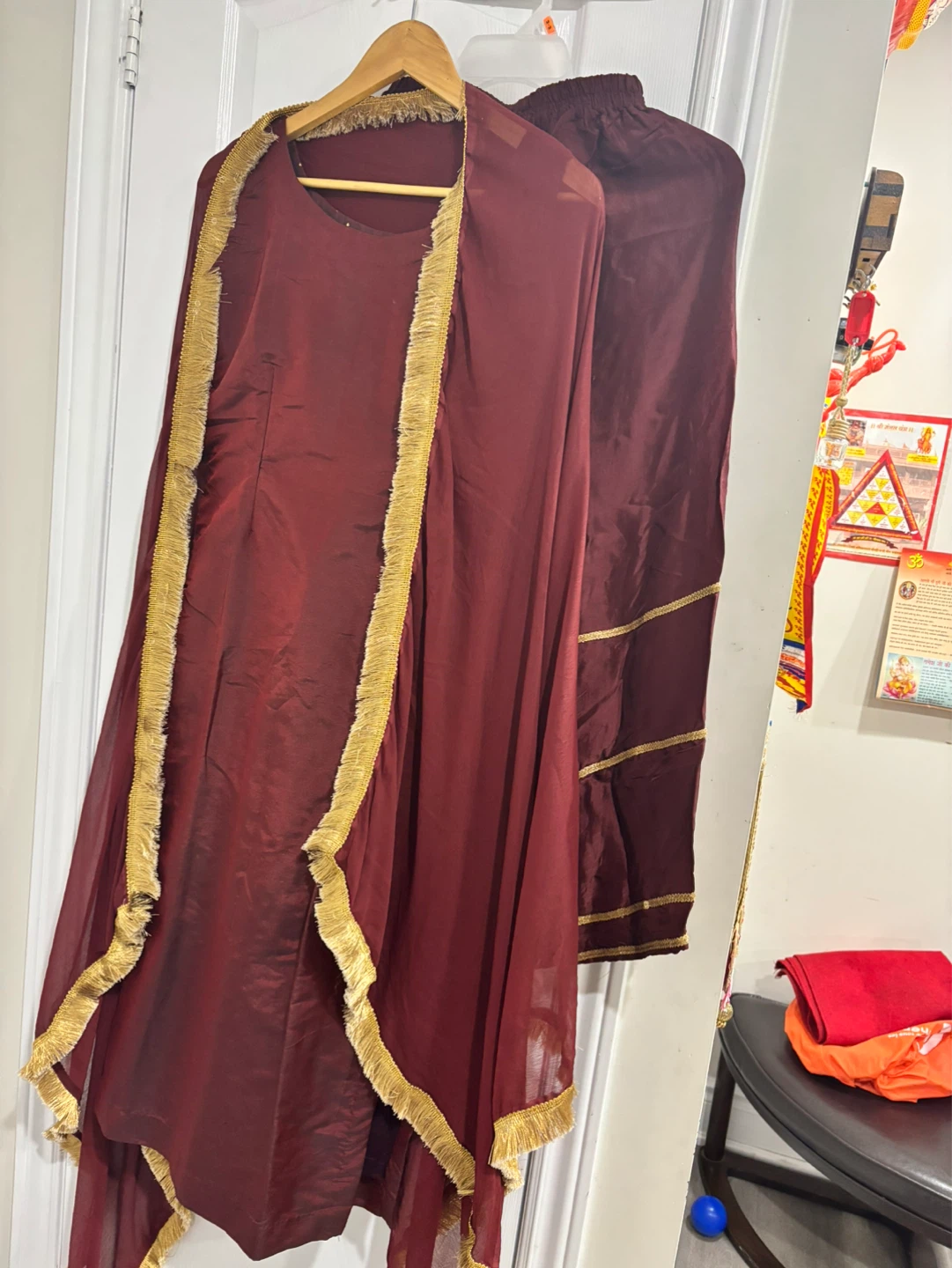 Maroon Kurti with Pants and Dupatta Set - photo 4