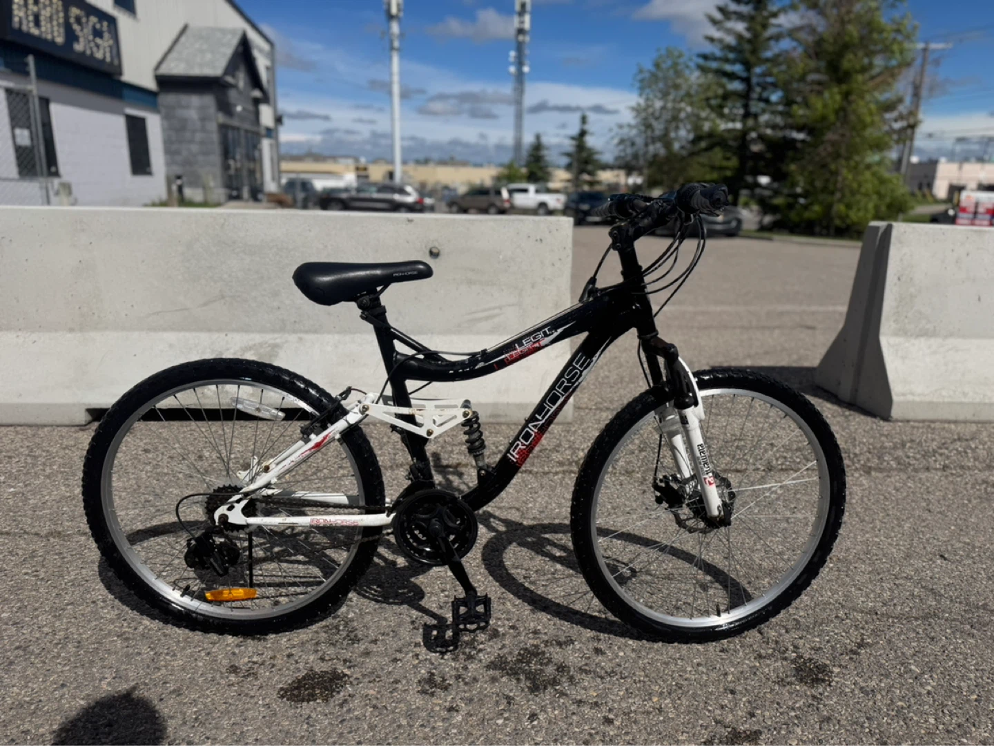 Iron Horse Full Suspension Mountain Bike
