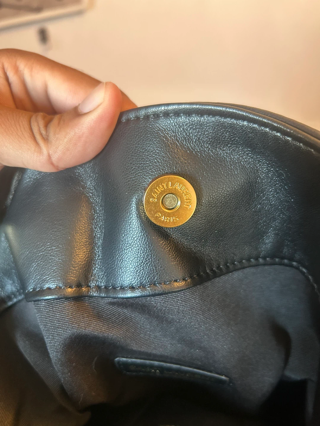 Saint Laurent Black Shoulder Bag - photo 4