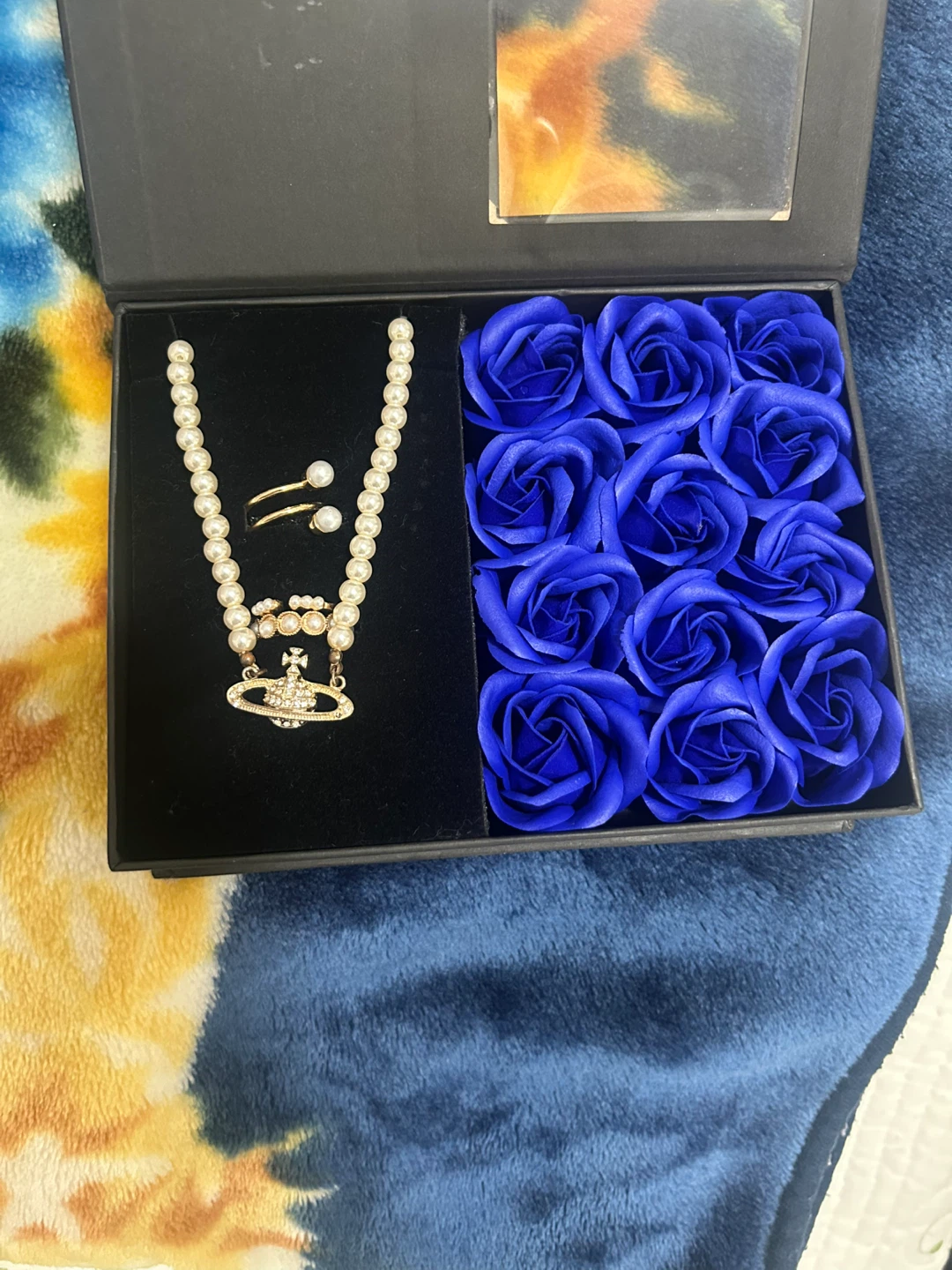Jewelry Set with Faux Roses Gift Box - photo 2