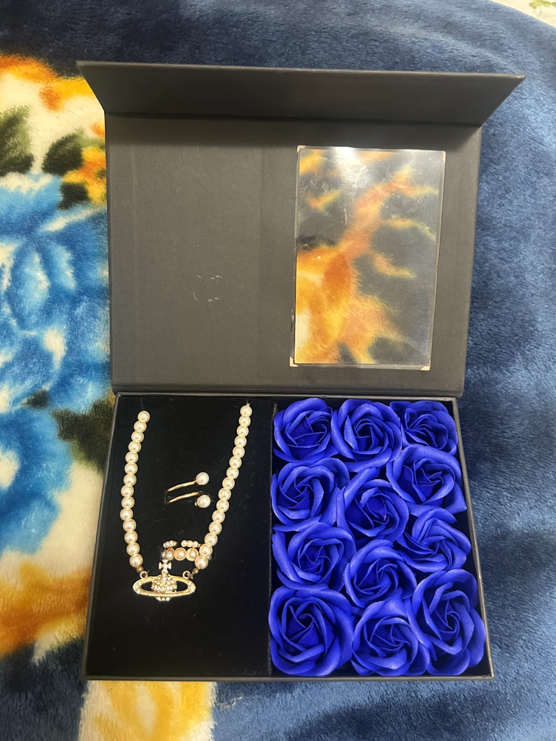 Jewelry Set with Faux Roses Gift Box - photo 3