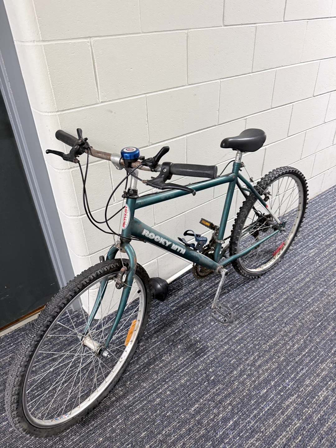 Rocky Mountain Mountain Bike – Needs Air in Tires