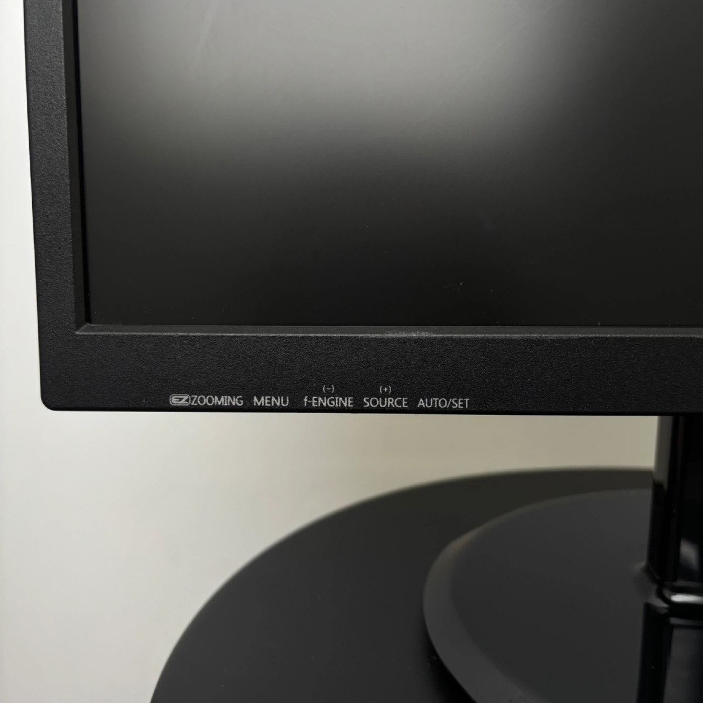 LG Flatron Wide Monitor - photo 2