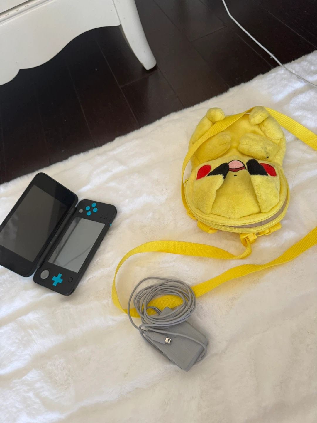 Nintendo DS Lite Turquoise with Pikachu Bag & Charger