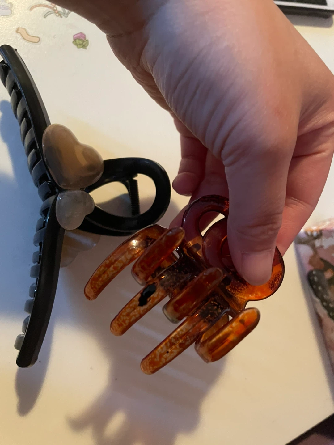 $2 for Set of 2 Hair Clips - photo 2