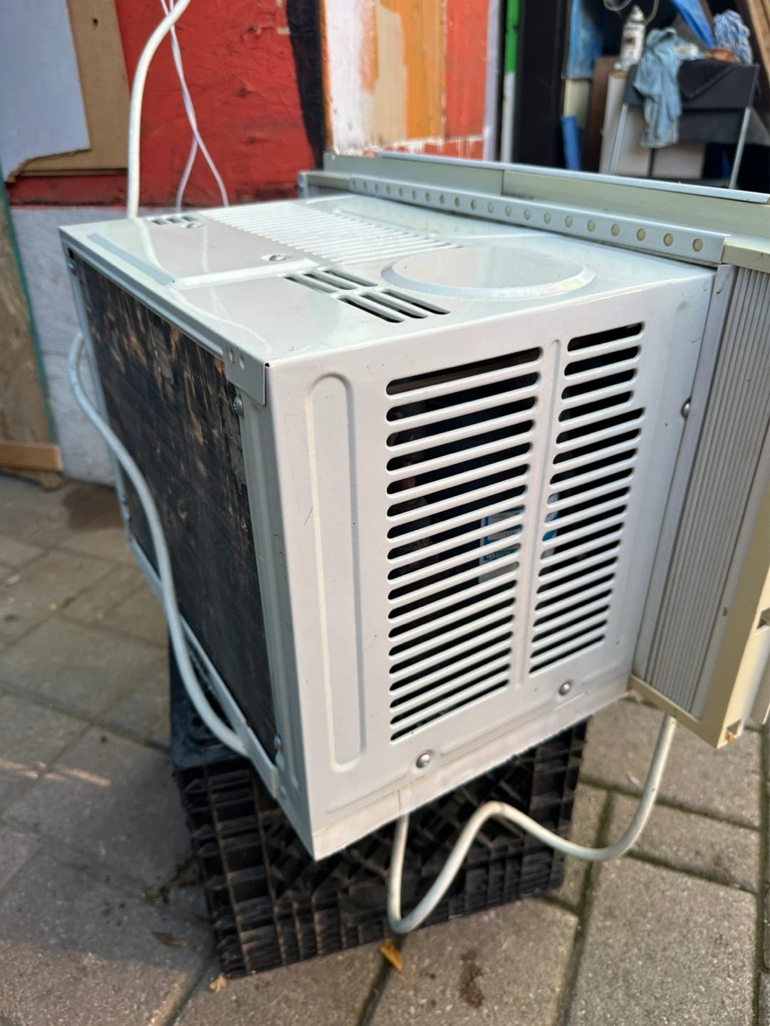Danby Window Air Conditioner - photo 2