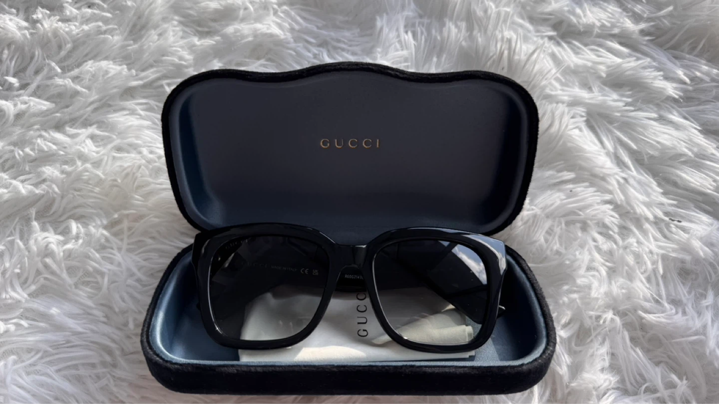 Black Gucci Sunglasses with Case - photo 3