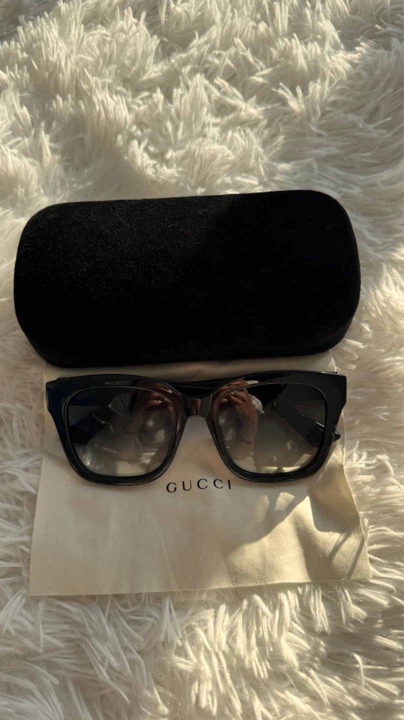 Black Gucci Sunglasses with Case - photo 2