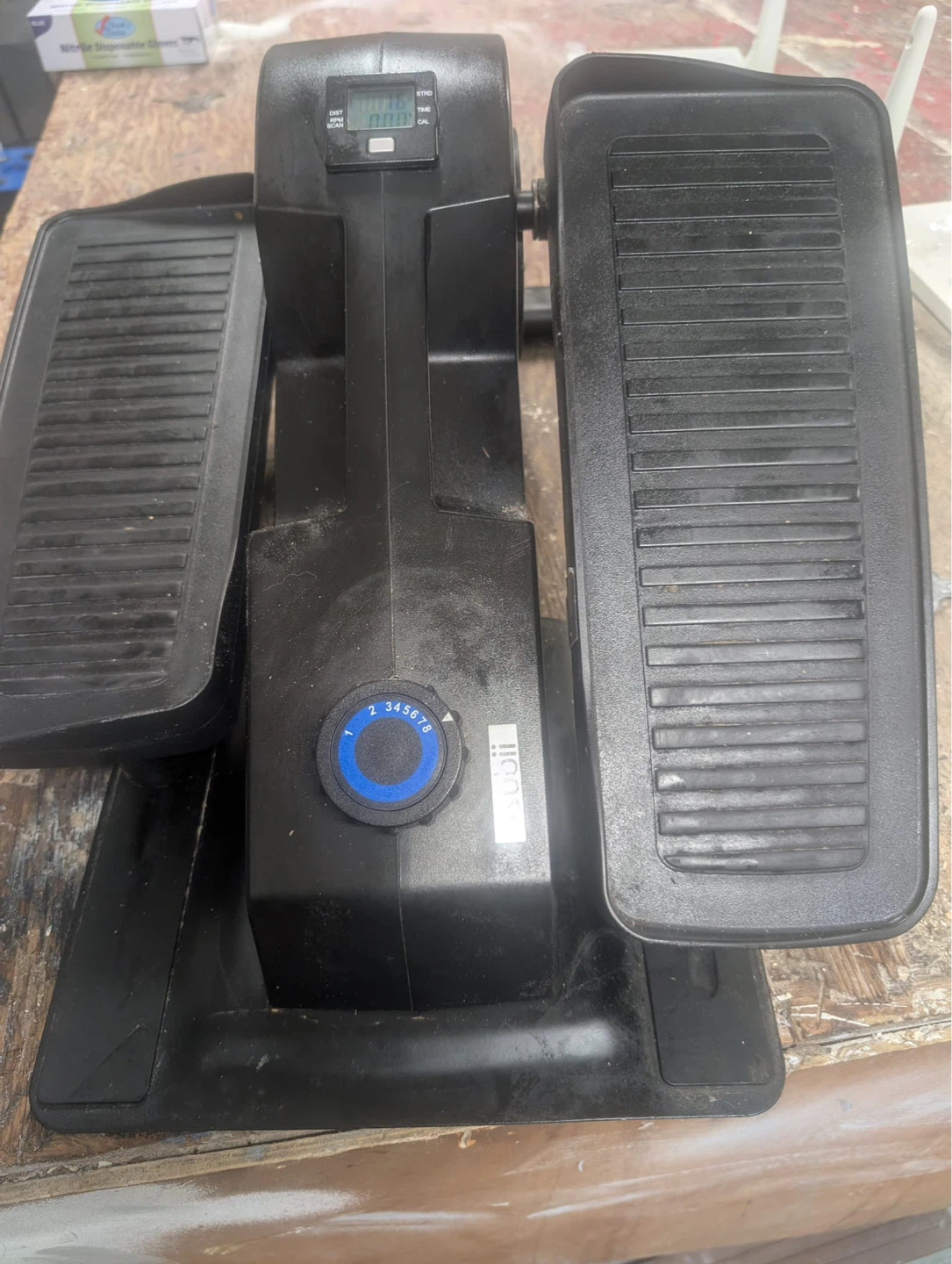 Gazelle Mini-Elliptical with Resistance Dial