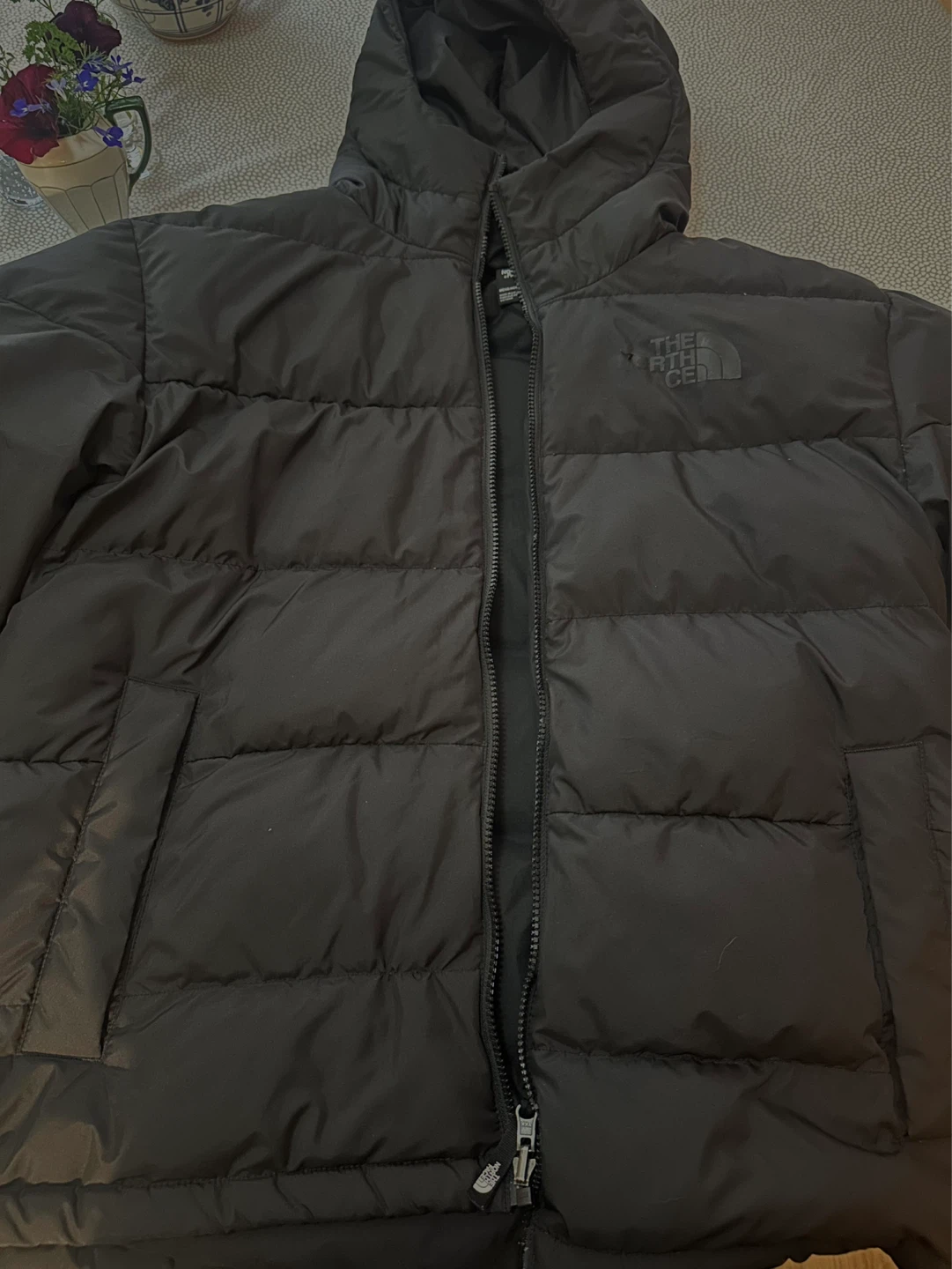 MEN'S THE NORTH FACE PUFFER JACKET (MEDIUM)