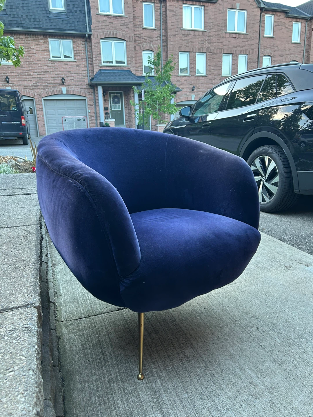 Navy Blue Velvet Accent Chair with Gold Legs