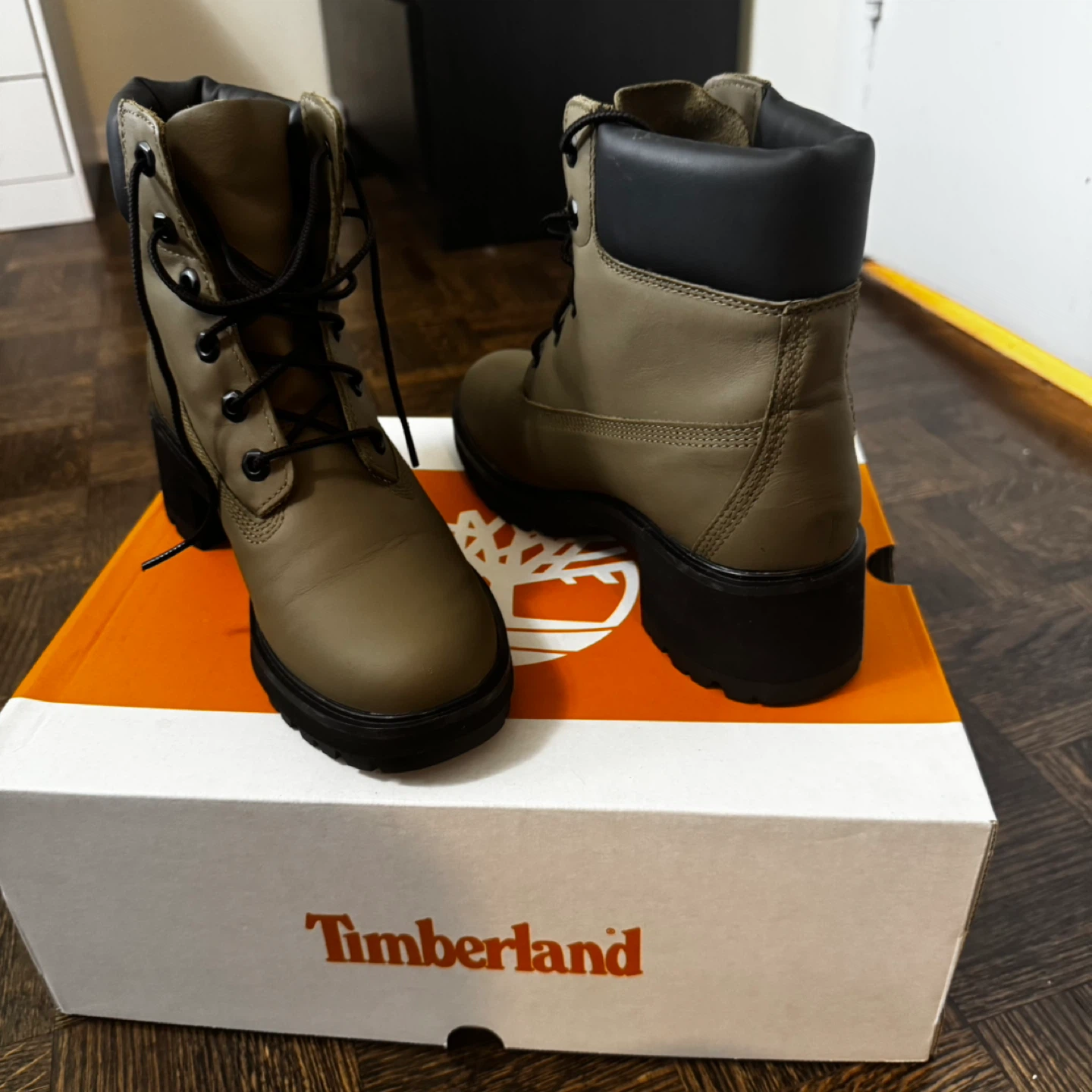 Timberland Kinsley 6” Waterproof Boots – Women’s 8.5 – Like New - photo 4