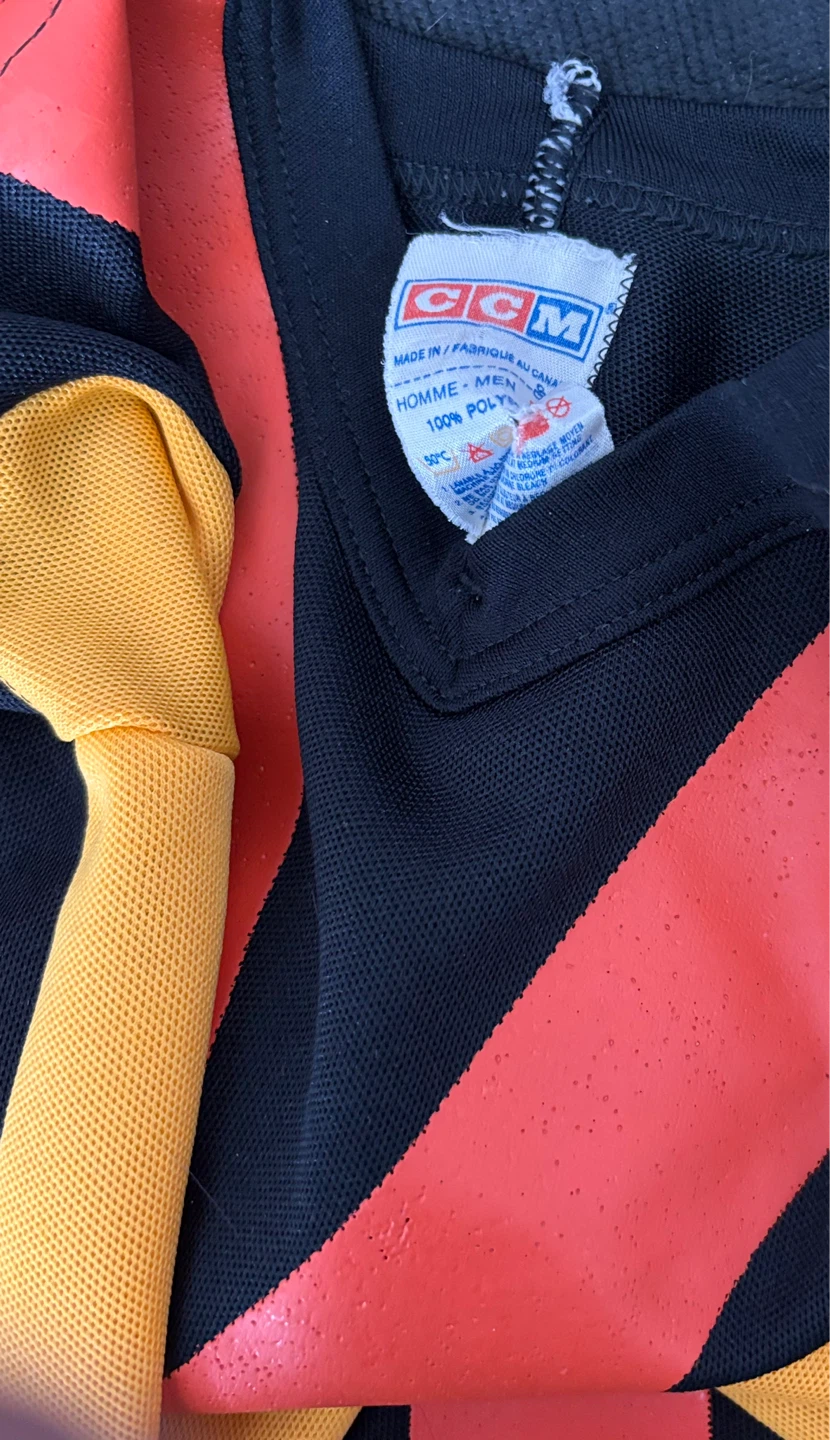 Vancouver Canucks Vintage Flying V CCM Hockey Jersey