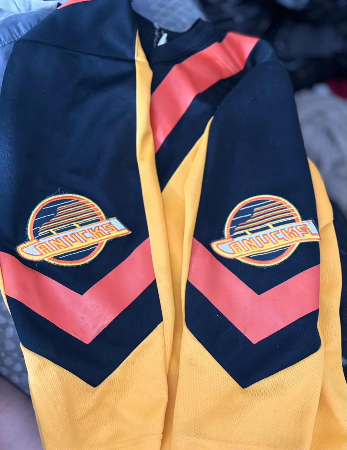Vancouver Canucks Vintage Flying V CCM Hockey Jersey - photo 4