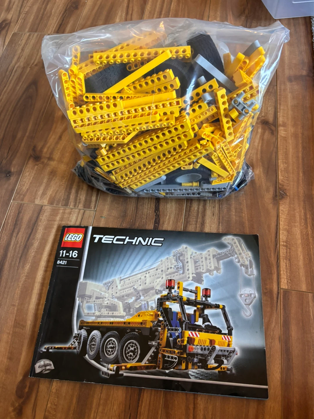 LEGO Technic 8421 Crane Truck Building Set