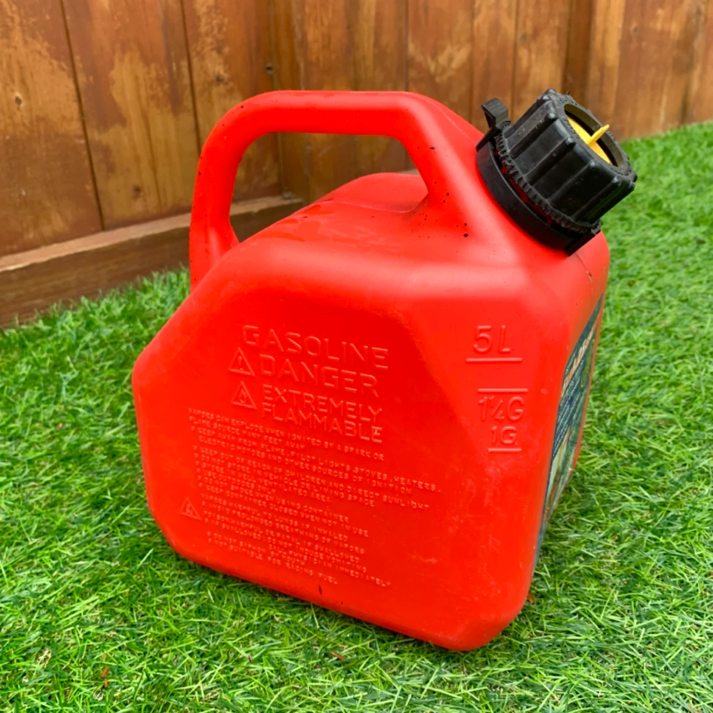 Gas Can Fuel Can Gasoline Container 5L Fuel Storage Can - photo 4