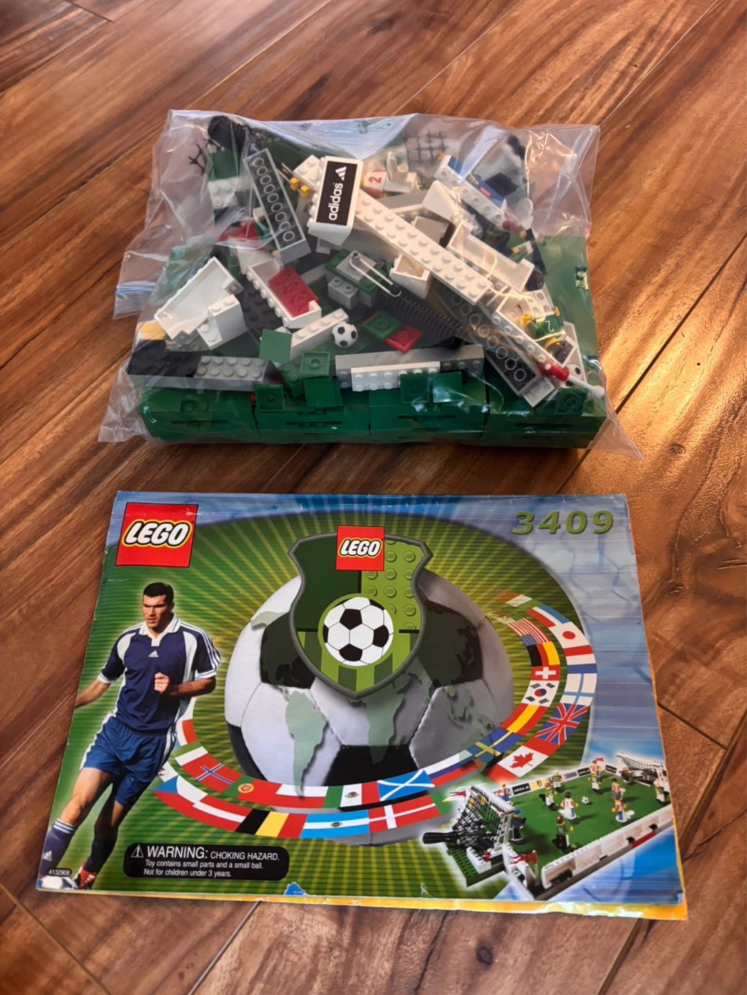 Rare set - LEGO 3409 Soccer Team - Complete Set