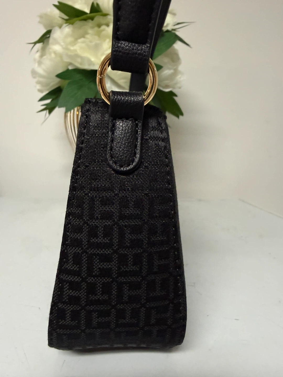 Tommy Hilfiger Black Monogram Shoulder Bag - photo 4