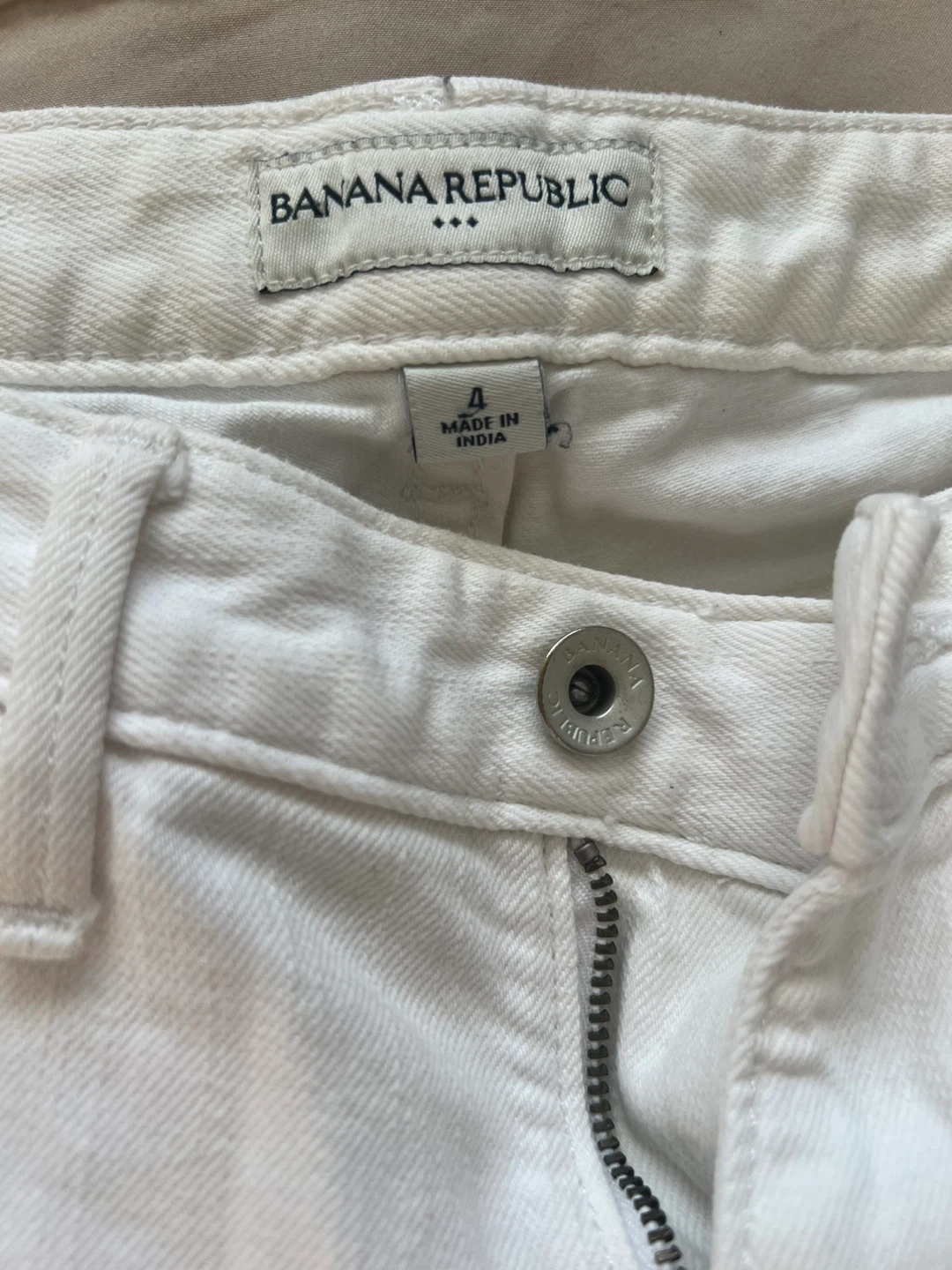 Banana Republic White Cropped Jeans - photo 2