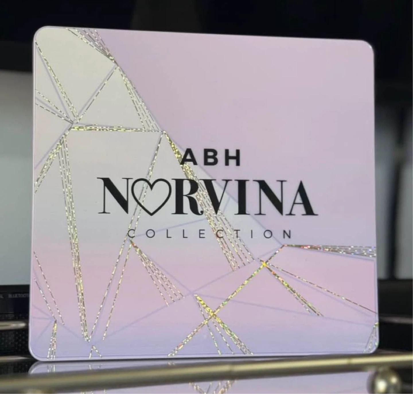 ABH Norvina Pro Pigment Palette Vol. 5 Purple Eyeshadow Palette - photo 3