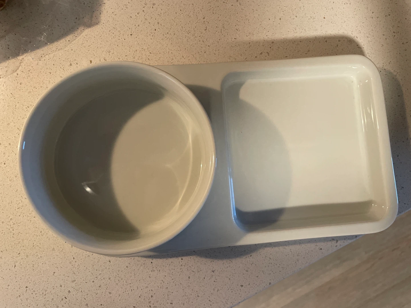 Stokes Pet Bowl with Tray