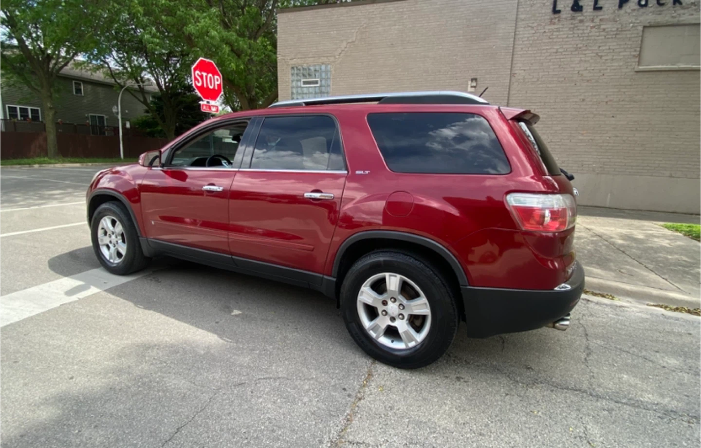 2009 GMC ACADIA $3200 - photo 2
