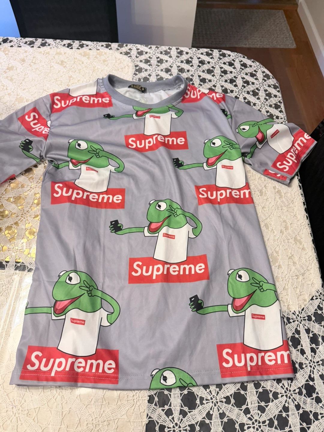 Unisex Kermit the Frog Supreme Shirt - photo 3