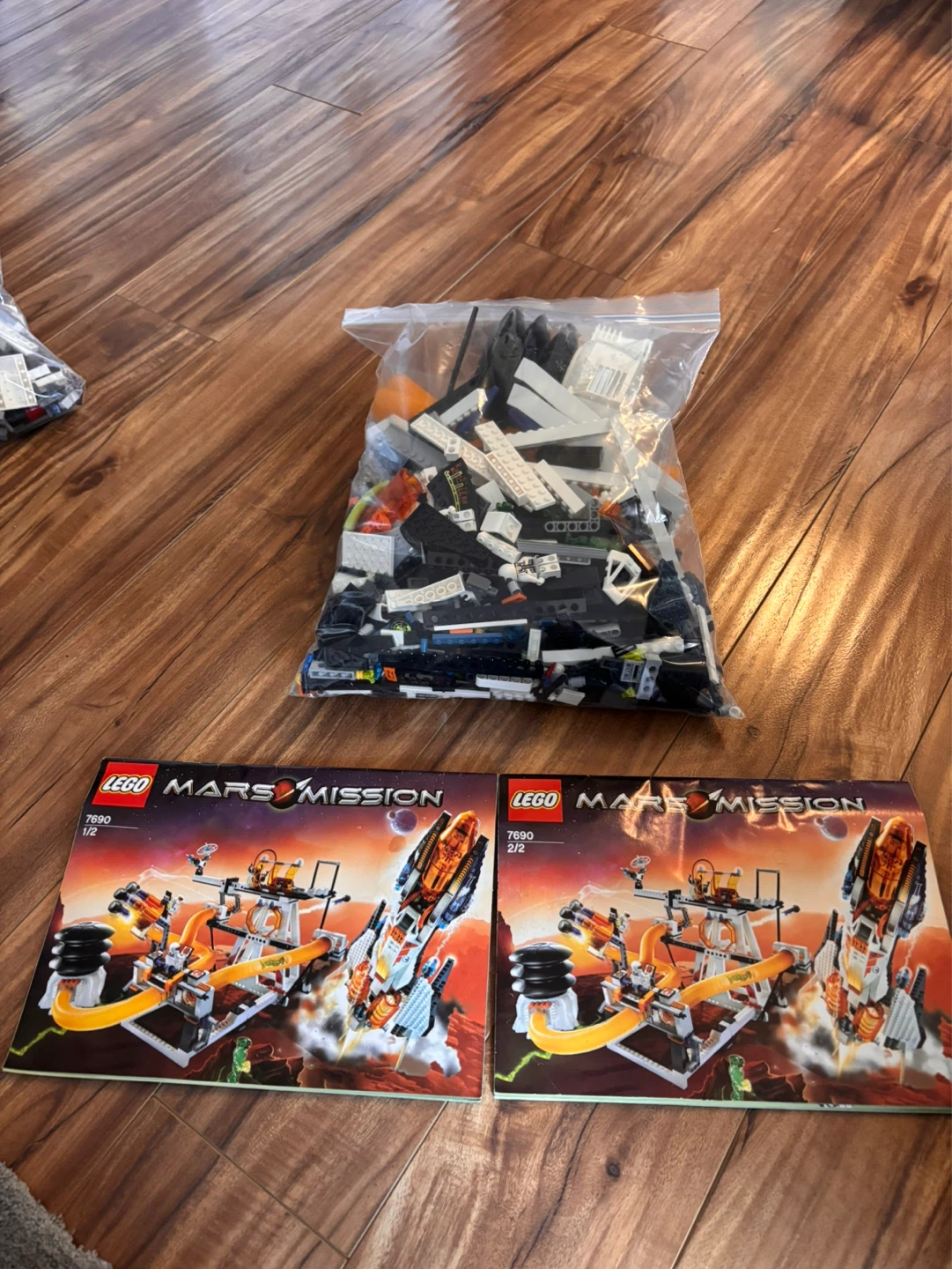 LEGO Mars Mission Eagle Command Base #7690