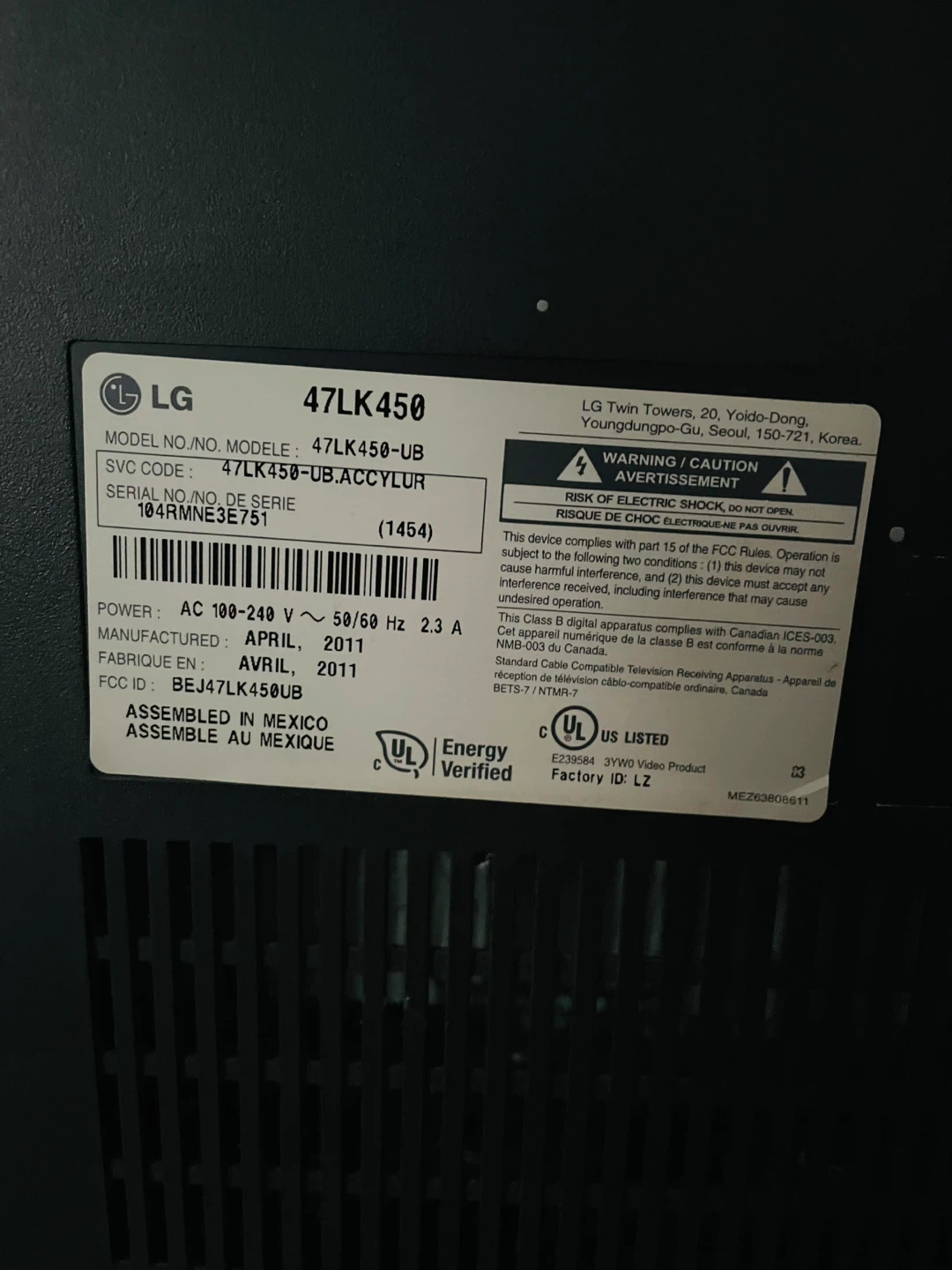 LG 47" TV - photo 3