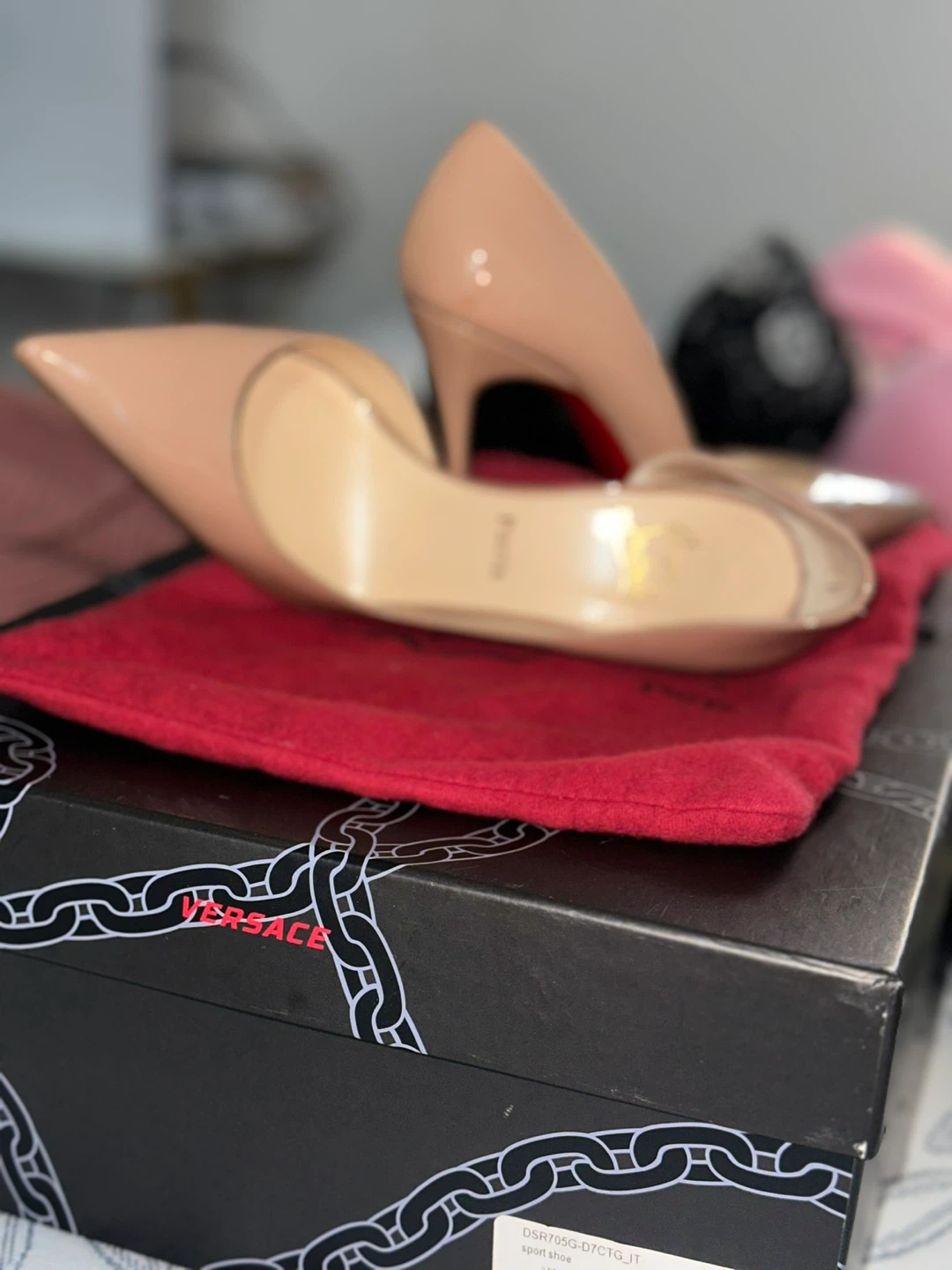 Christian Louboutin Iriza Pumps - Patent Calf Leather - Blush - photo 2