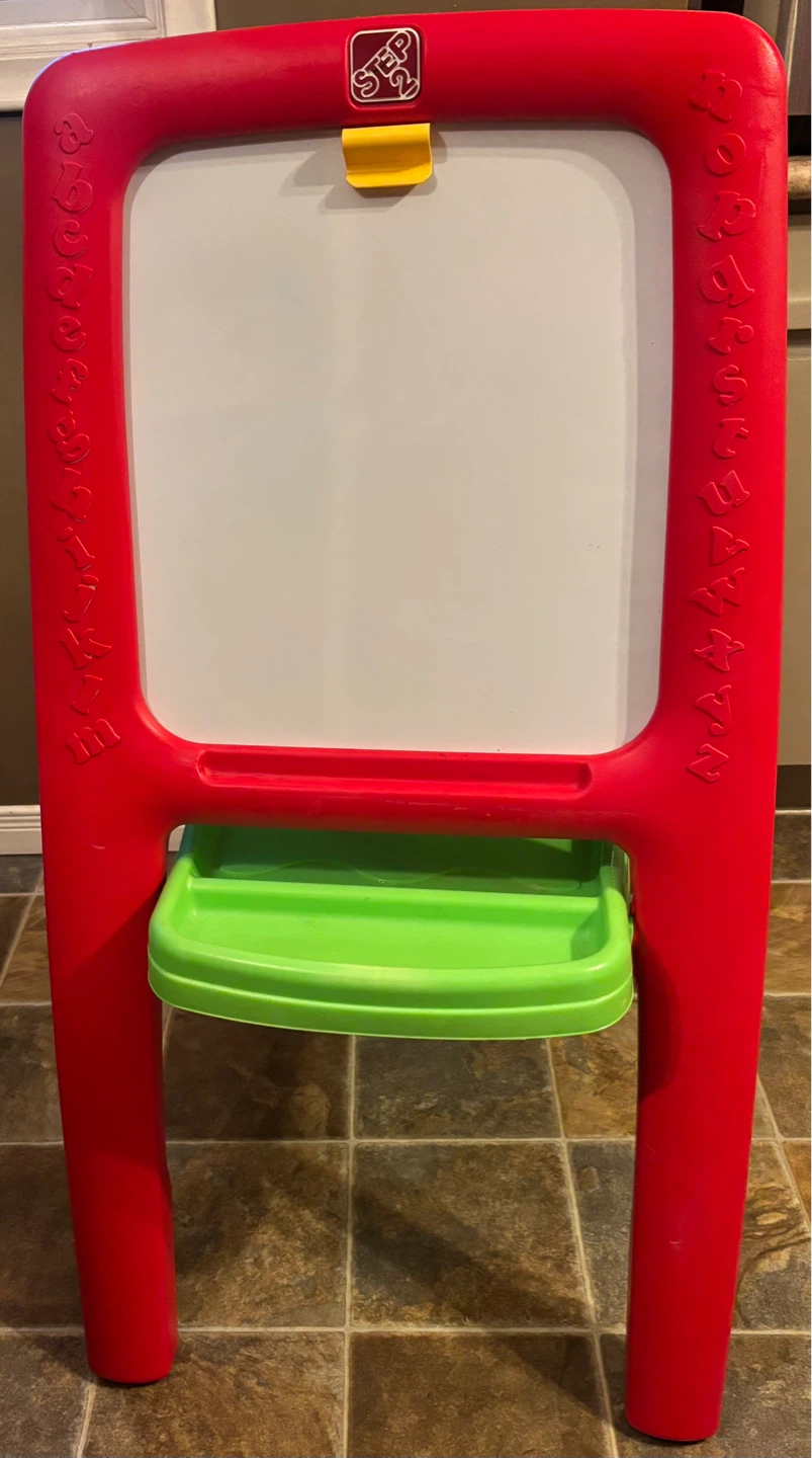 Step2 Easel Art Center