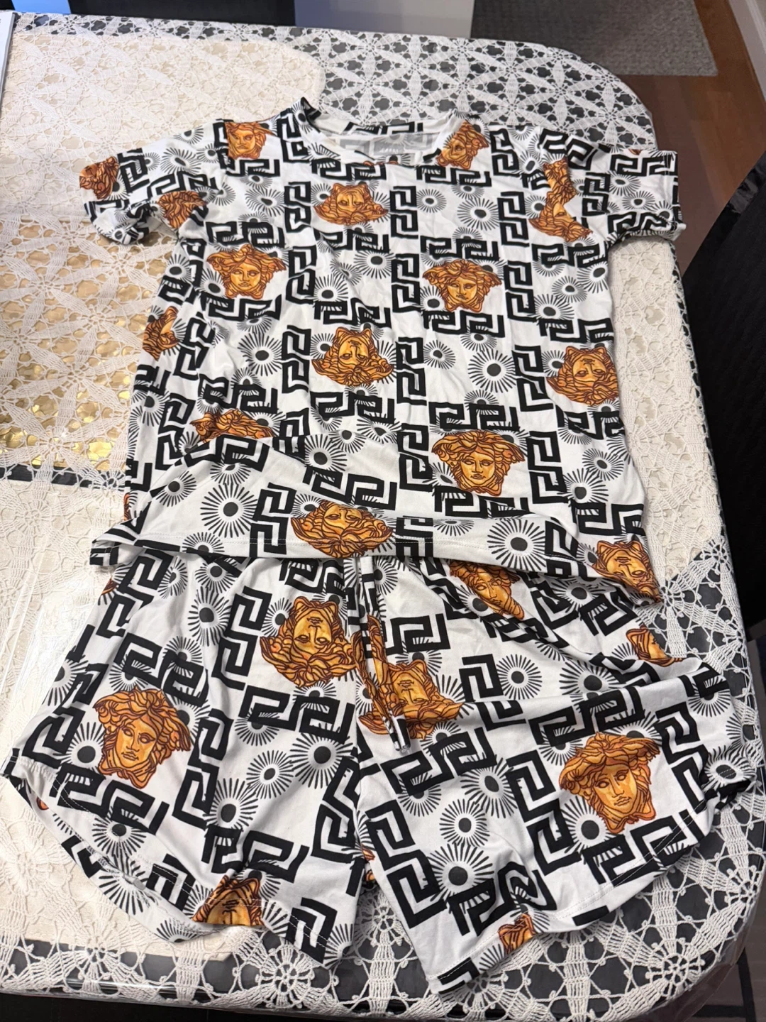 Women’s Versace 2 piece Set !!!!