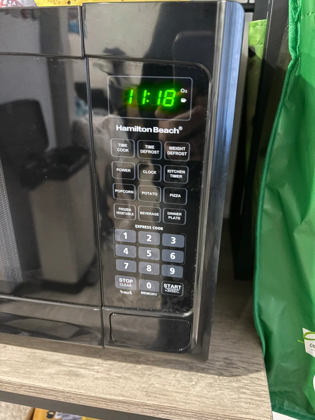 Hamilton Beach Microwave Oven - photo 3