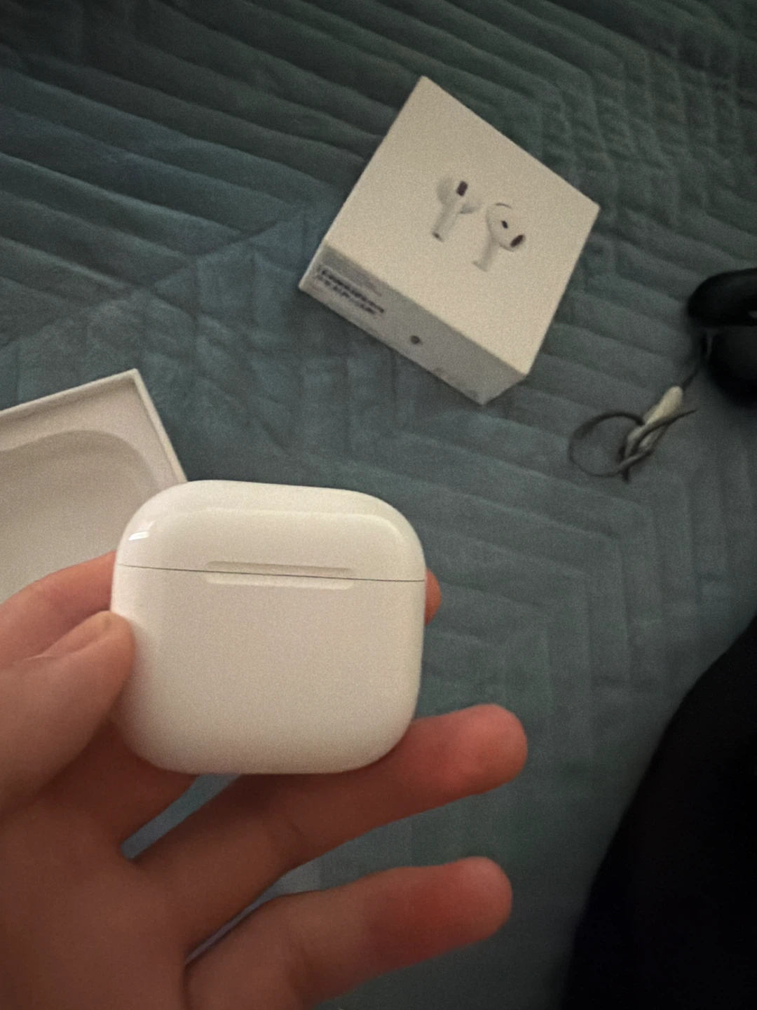 Apple AirPods  (4nd Gen) - photo 3