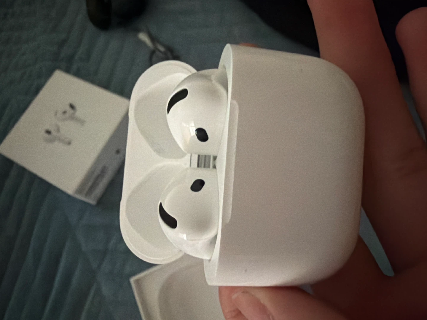 Apple AirPods  (4nd Gen) - photo 4