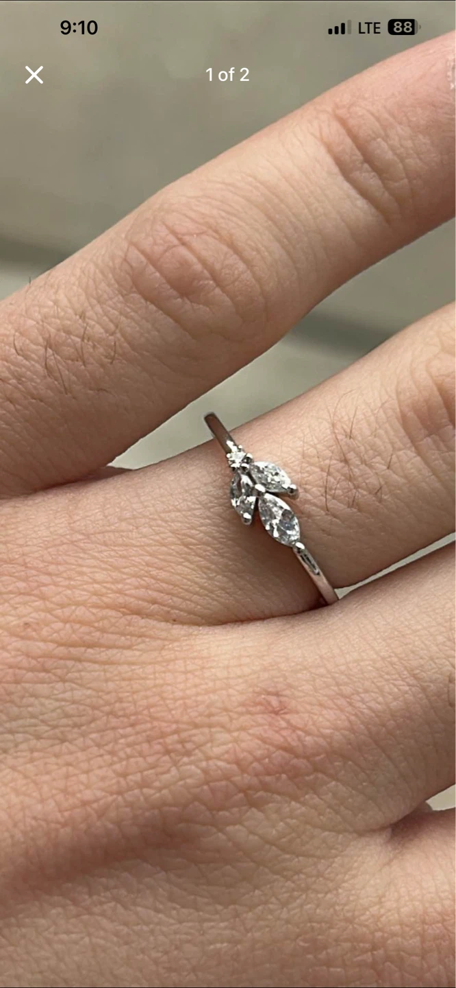 Sparkly Leaf Ring