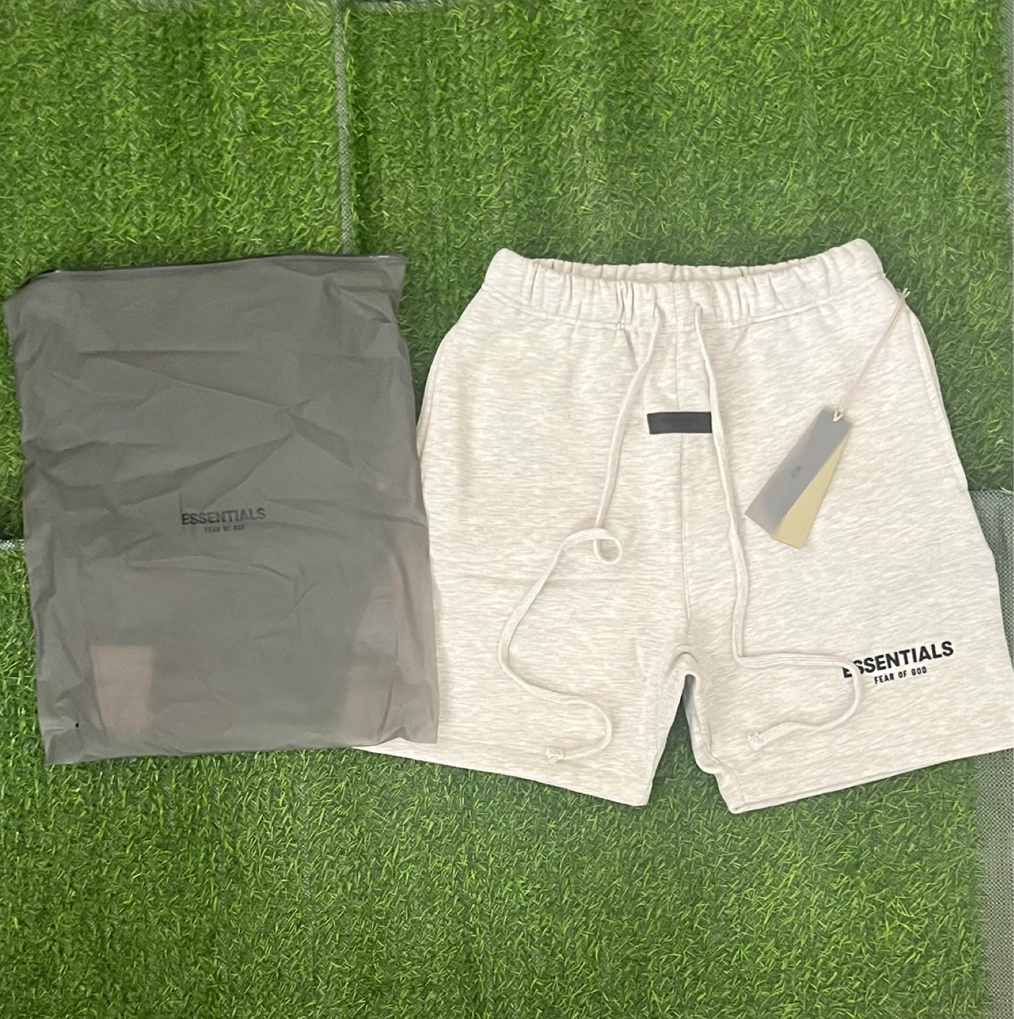 Essentials light oatmeal - size medium