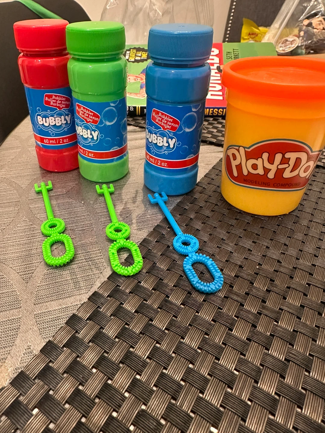 Bubbly Bubble Solution and Play-Doh Tub