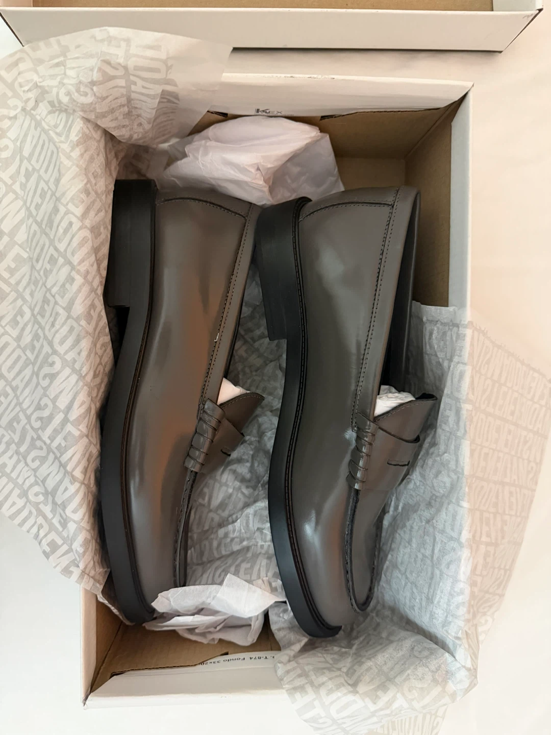 Steve Madden Women Loafers 8.5 Grey Leather | NEW